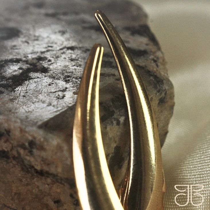 BRINCO EAR CUFF GOTA CHAPA LISA