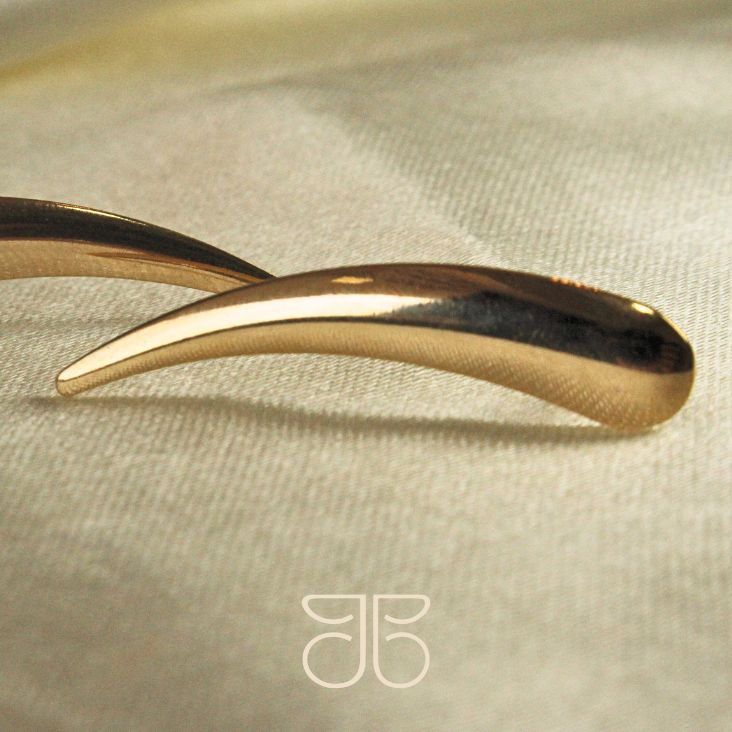 BRINCO EAR CUFF GOTA CHAPA LISA