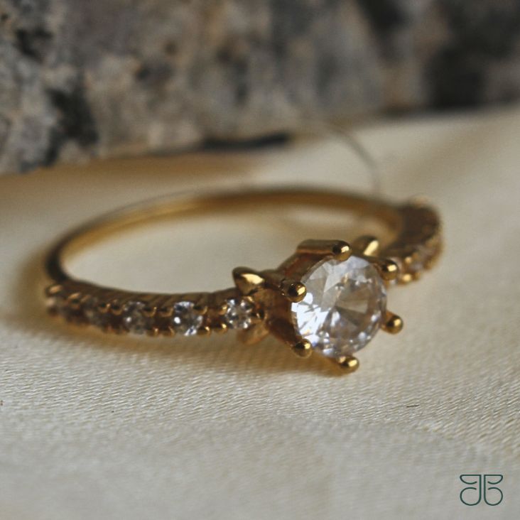 ANEL SOLITÁRIO CRAVEJADO