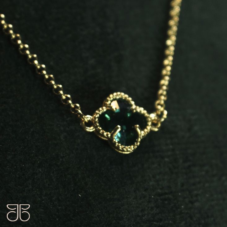 CHOCKER 3 TREVOS VERDE OURO