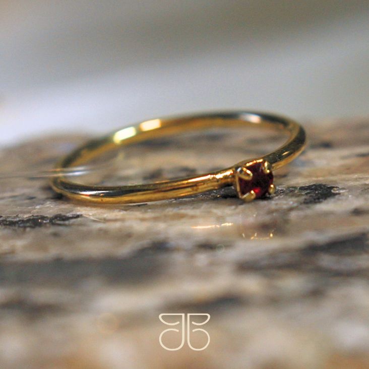 ANEL SOLITÁRIO PP PEDRA RUBI