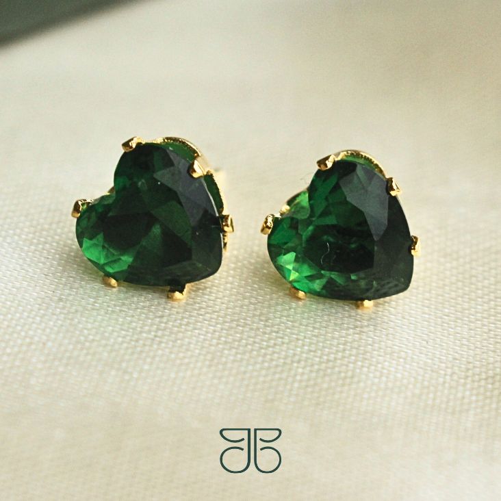 BRINCO SOLITÁRIO CORAÇÃO PEDRA VERDE