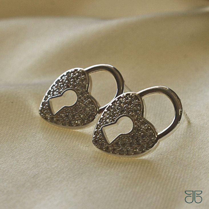 BRINCO CORAÇÃO CADEADO CRAVEJADO PRATA