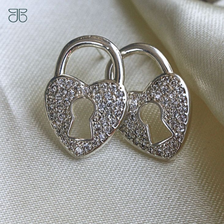 BRINCO CORAÇÃO CADEADO CRAVEJADO PRATA