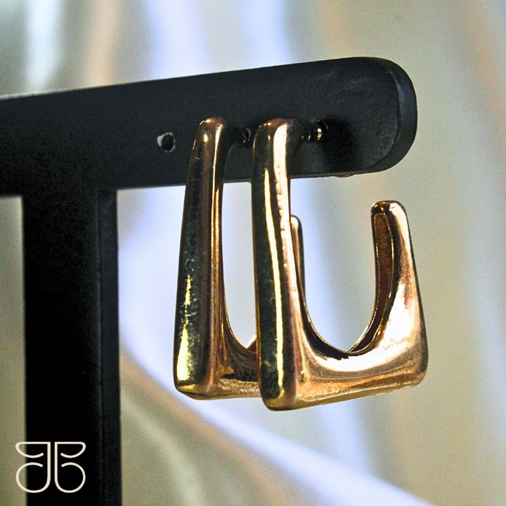 BRINCO MEIA ARGOLA QUADRADA