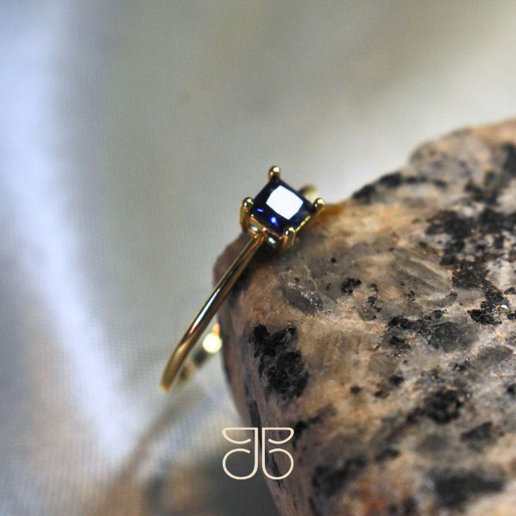 ANEL SOLITÁRIO QUADRADO PEDRA AZUL