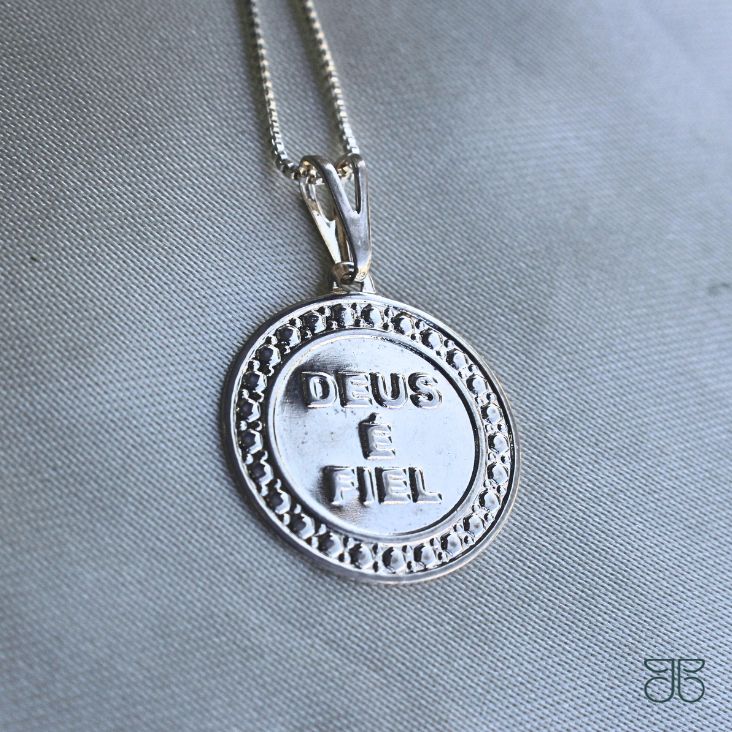 GARGANTILHA MEDALHA DEUS E FIEL