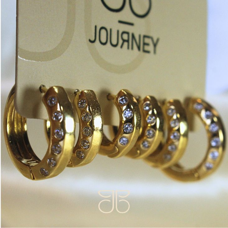 TRIO ARGOLA GROSSA 4 ZIRCONIAS NA LATERAL OURO