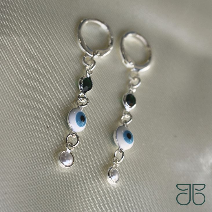 ARGOLA CLICK OLHO GREGO TIFFANY E PEROLA PRATA