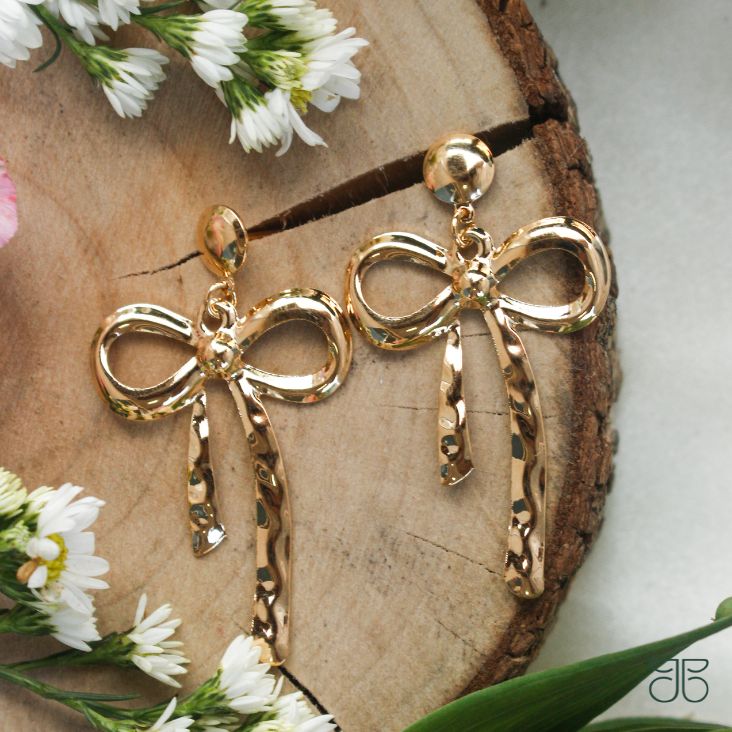 BRINCO LAÇO PENDURADO