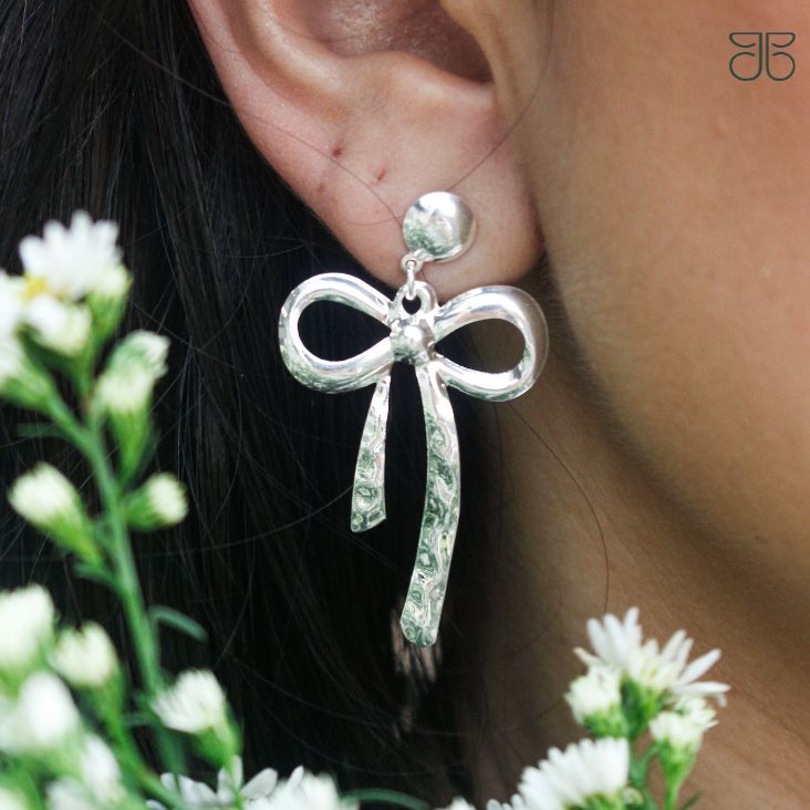 BRINCO LAÇO PENDURADO