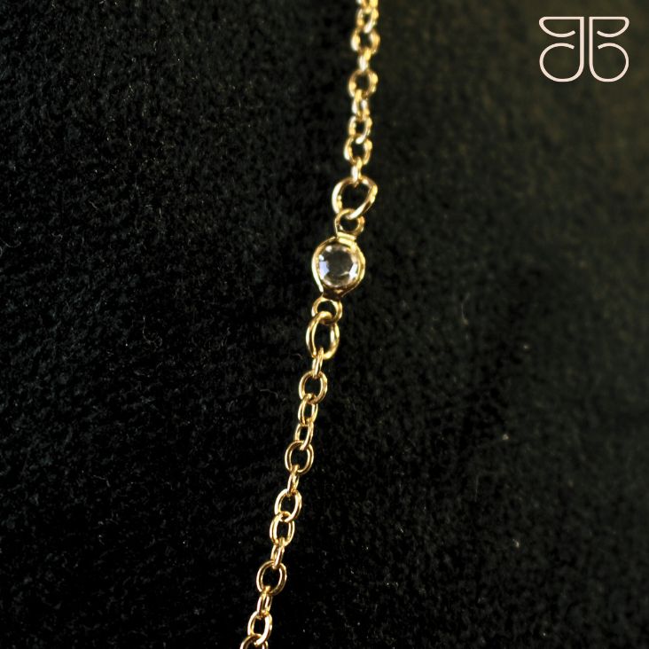 GRAVATA MEDALHA SAO BENTO CRUZ PENDURADA