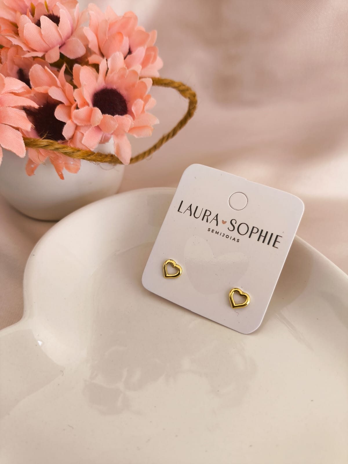 BRINCO CORAÇÃO VAZADO LISO BRINCO CORAÇÃO VAZADO LISO