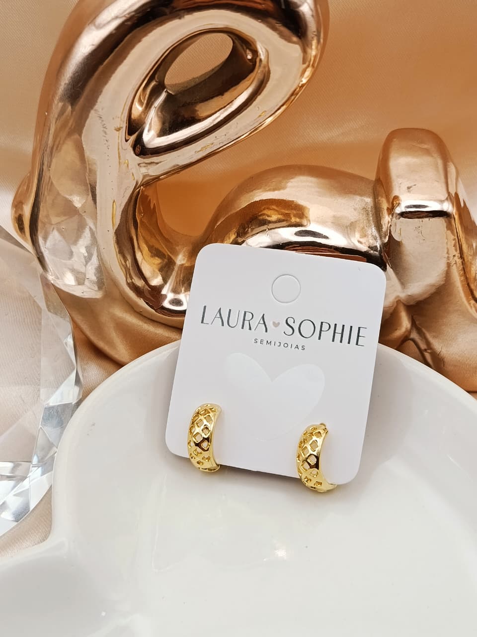 ARGOLA LARGA TODA PERFURADA LISA