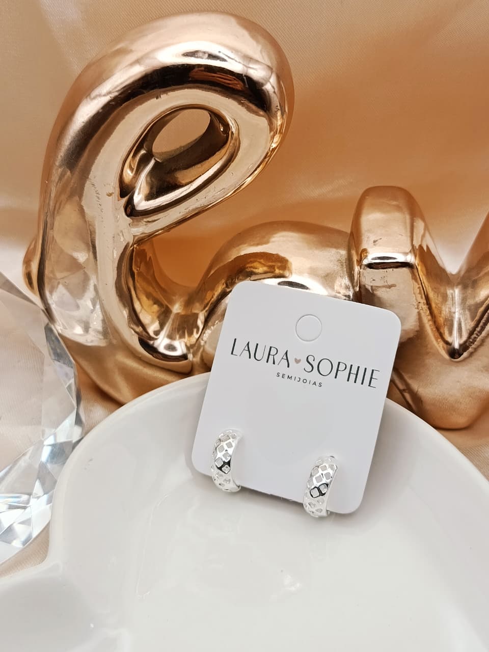 ARGOLA LARGA TODA PERFURADA LISA