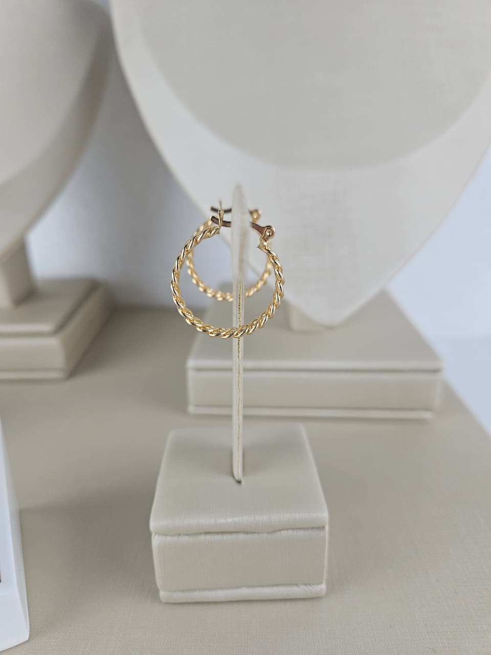ARGOLA TRANÇADA 3 FIOS 4mm 2,5cm