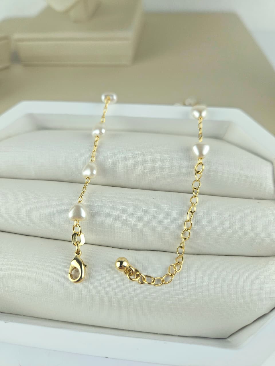 GARGANTILHA CARTIER COM CORAÇÕES PÉROLA
