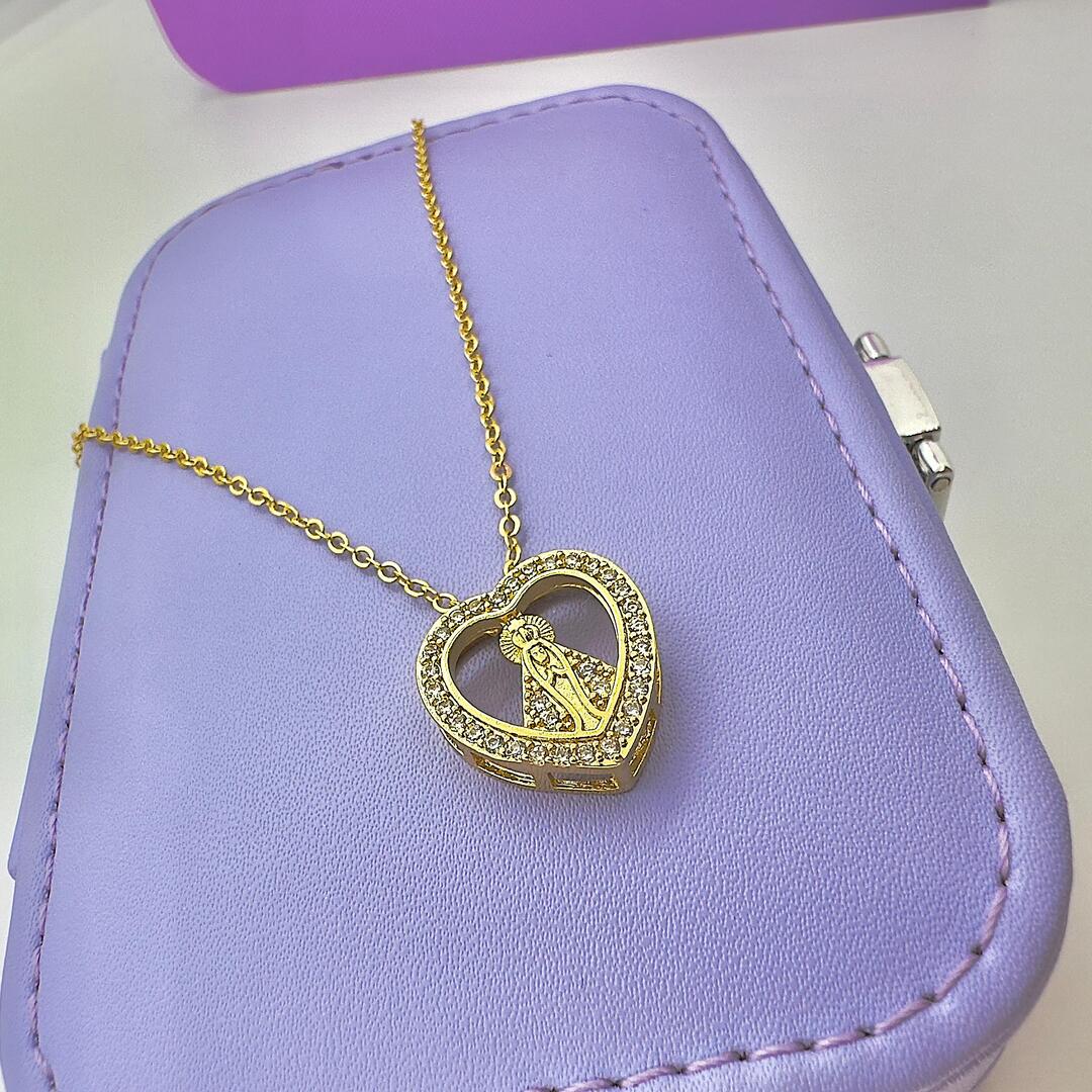 COLAR CORRENTE CORAÇÃO CRAVEJADO NOSSA. S. A. CO1573 COLAR CORRENTE CORAÇÃO CRAVEJADO NOSSA. S. A. CO1573