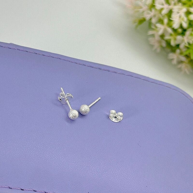 BRINCO MINI ESFERA TEXTURIZADA 4MM BP1666 BRINCO MINI ESFERA TEXTURIZADA 4MM BP1666