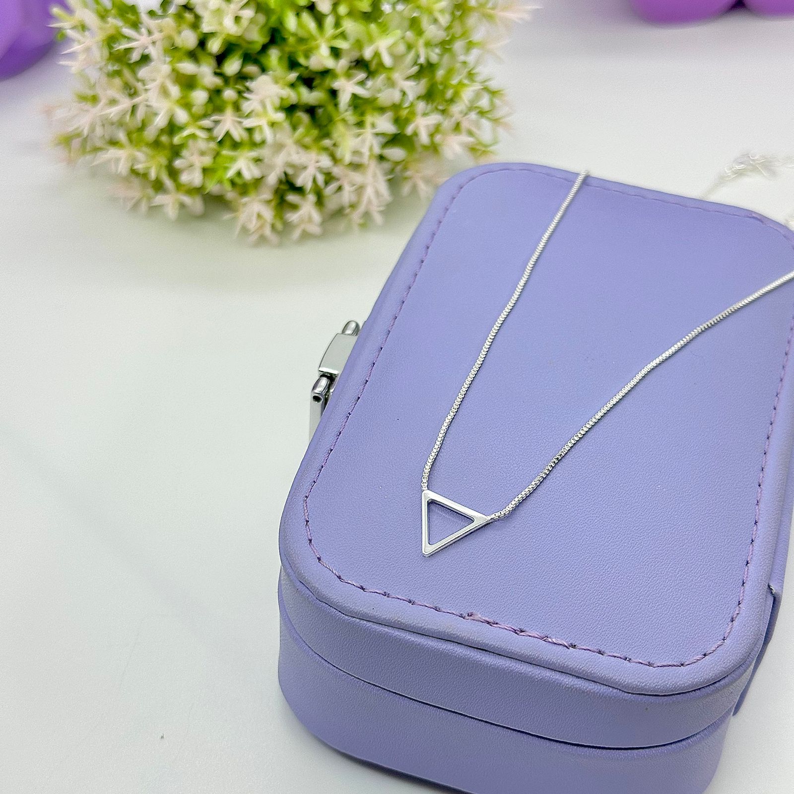 COLAR TRIÂNGULO VAZADO CP1772