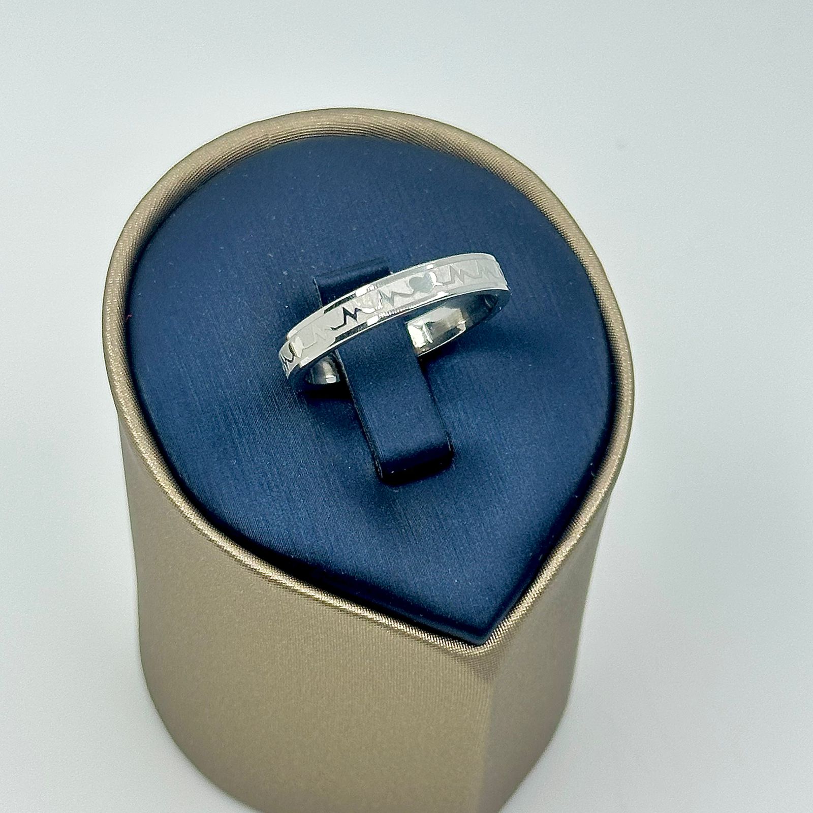 ALIANÇA QUADRADA BATIMENTOS 4MM AÇO 316L AS1899