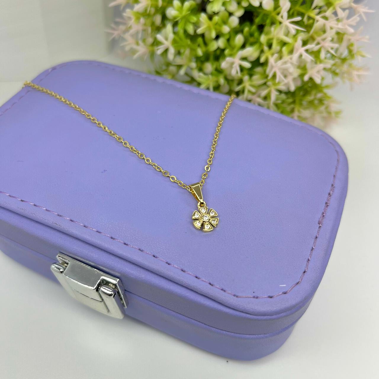 COLAR FLOR ORIGAMI CRAVEJADA CO2004