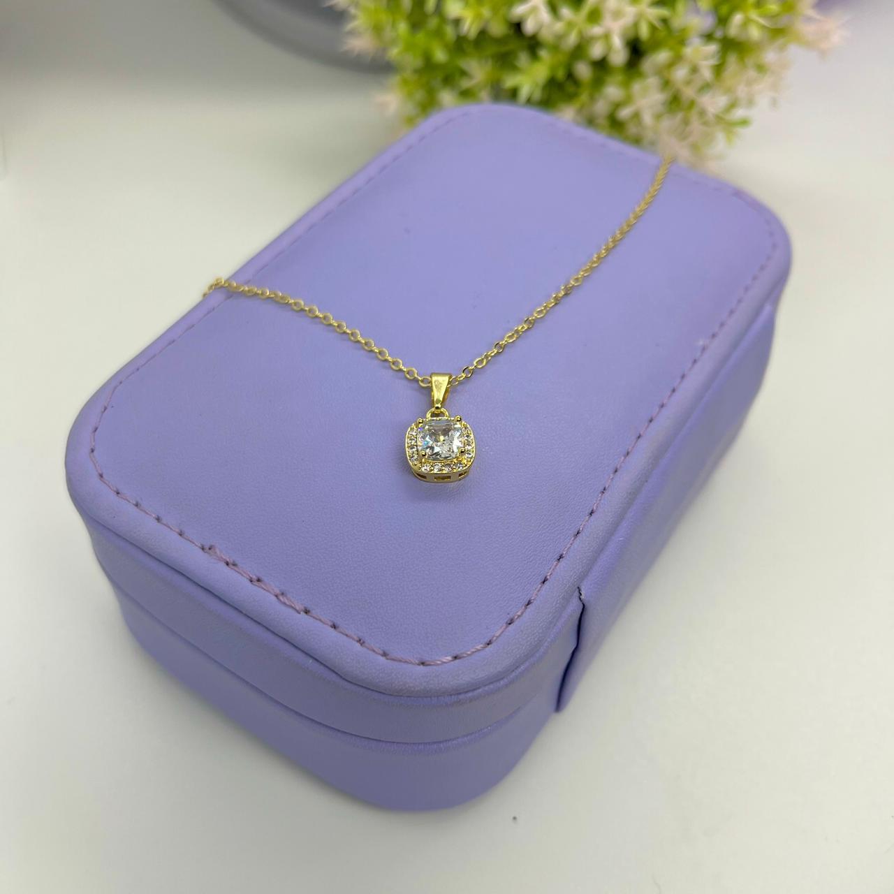 COLAR PEDRA QUADRADA BORDA CRAVEJADA CO2005