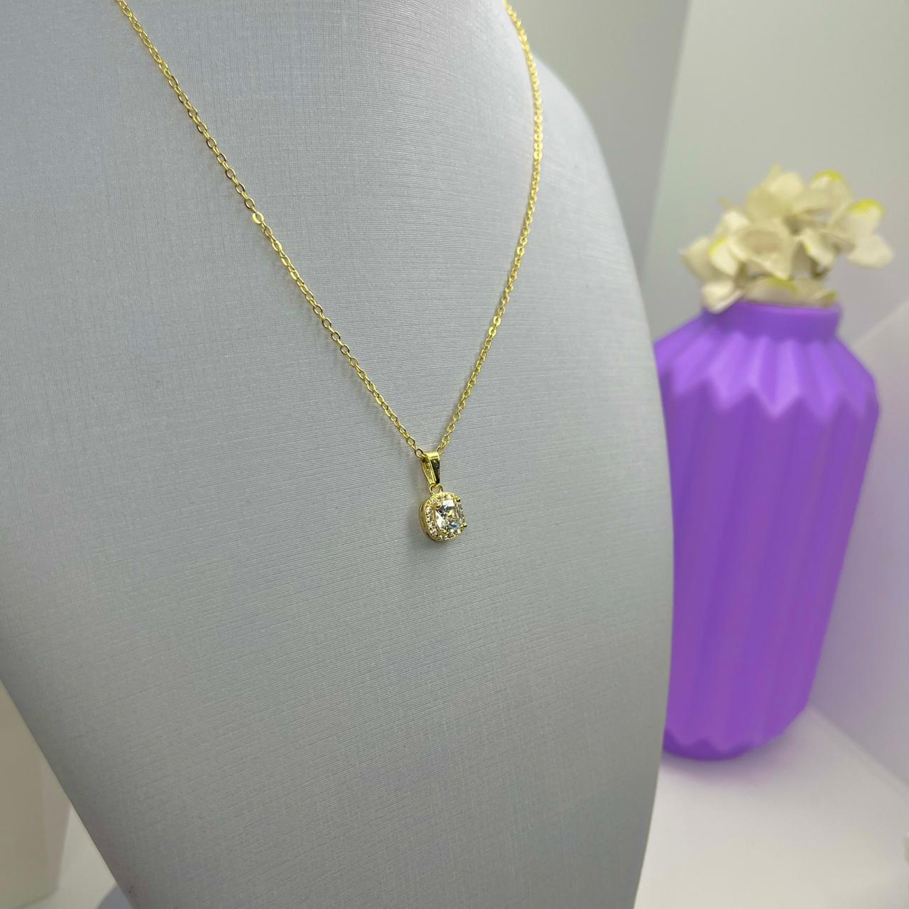 COLAR PEDRA QUADRADA BORDA CRAVEJADA CO2005