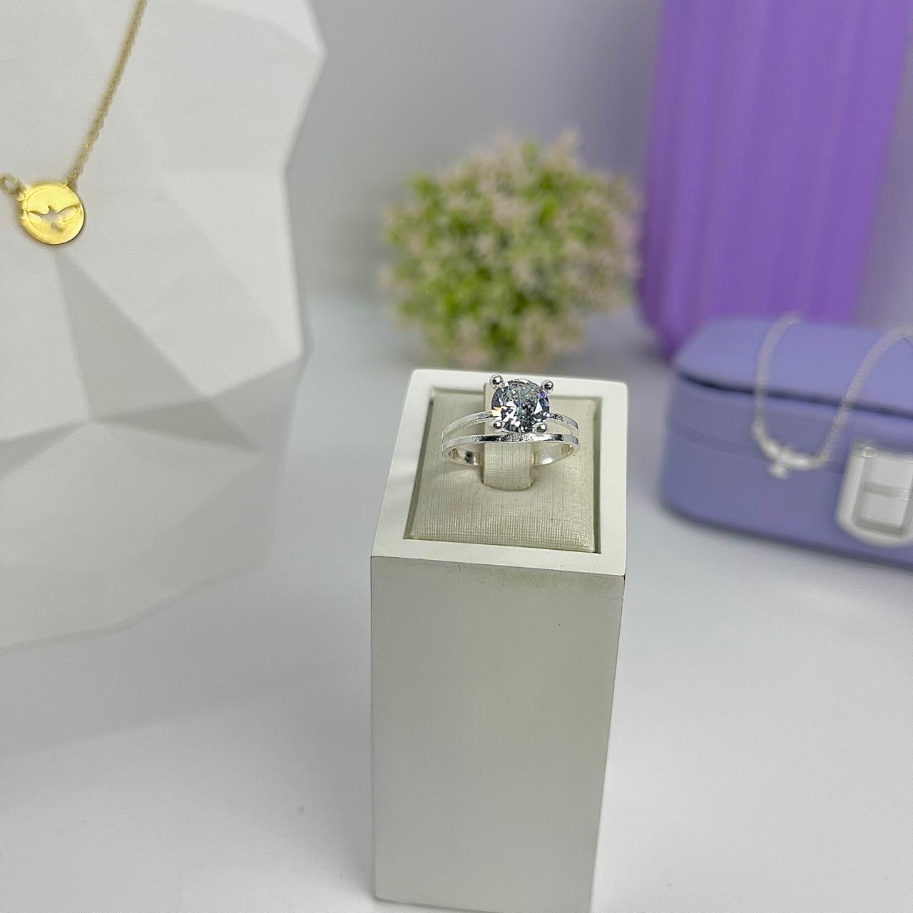 ANEL SOLITÁRIO GARRA ALTA PEDRA 8MM AP2015