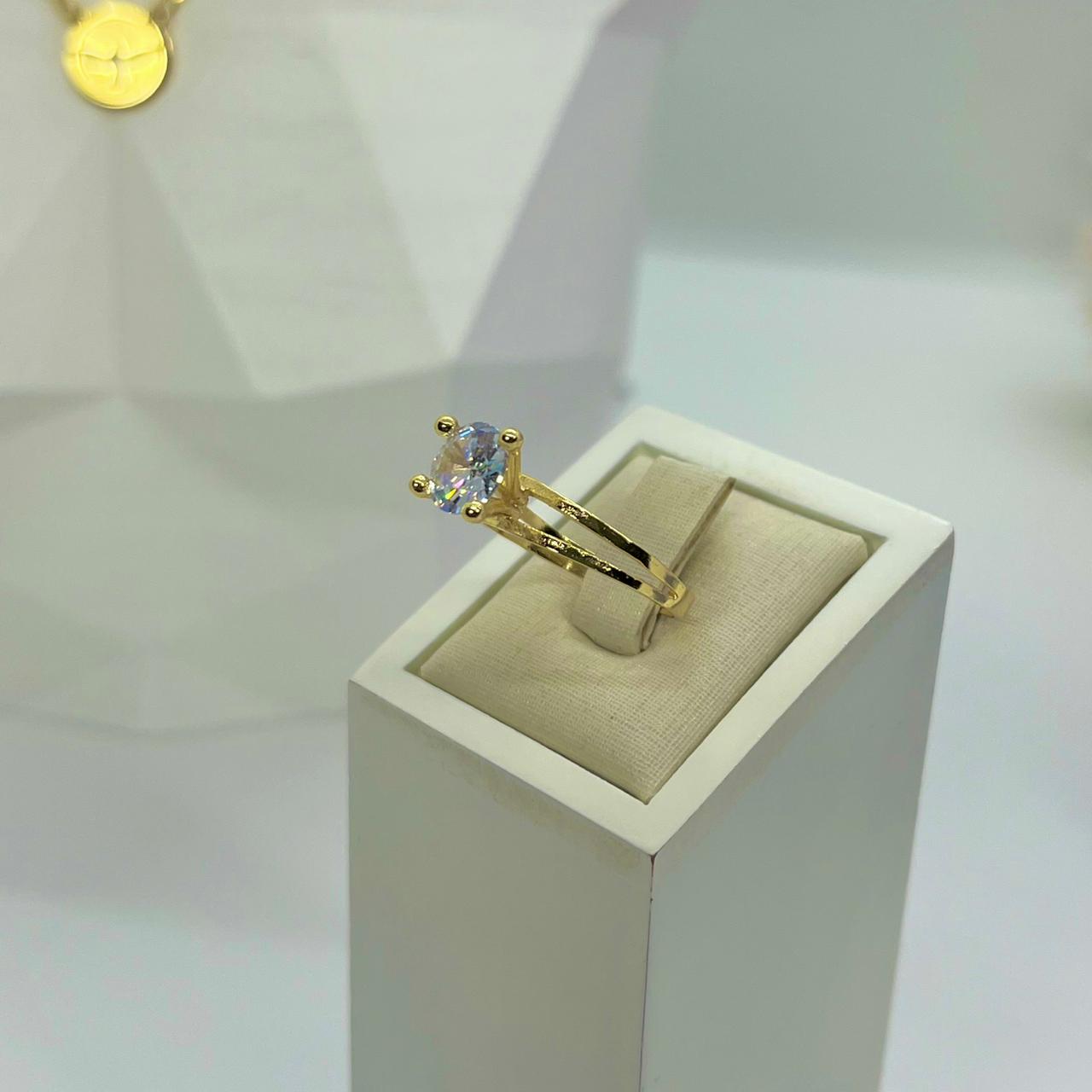 ANEL SOLITÁRIO GARRA ALTA PEDRA 8MM AO2017