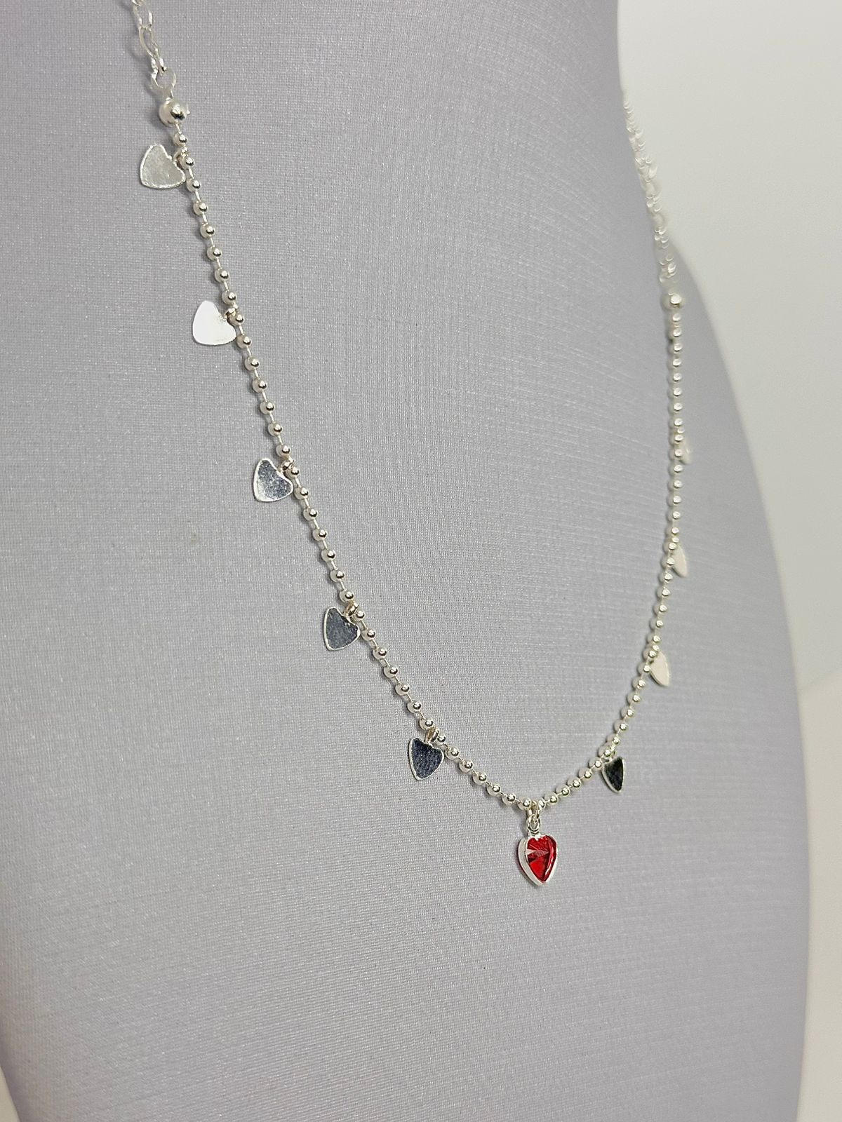 CHOCKER BOLINHAS E CORAÇÃO VERMELHO CP2050