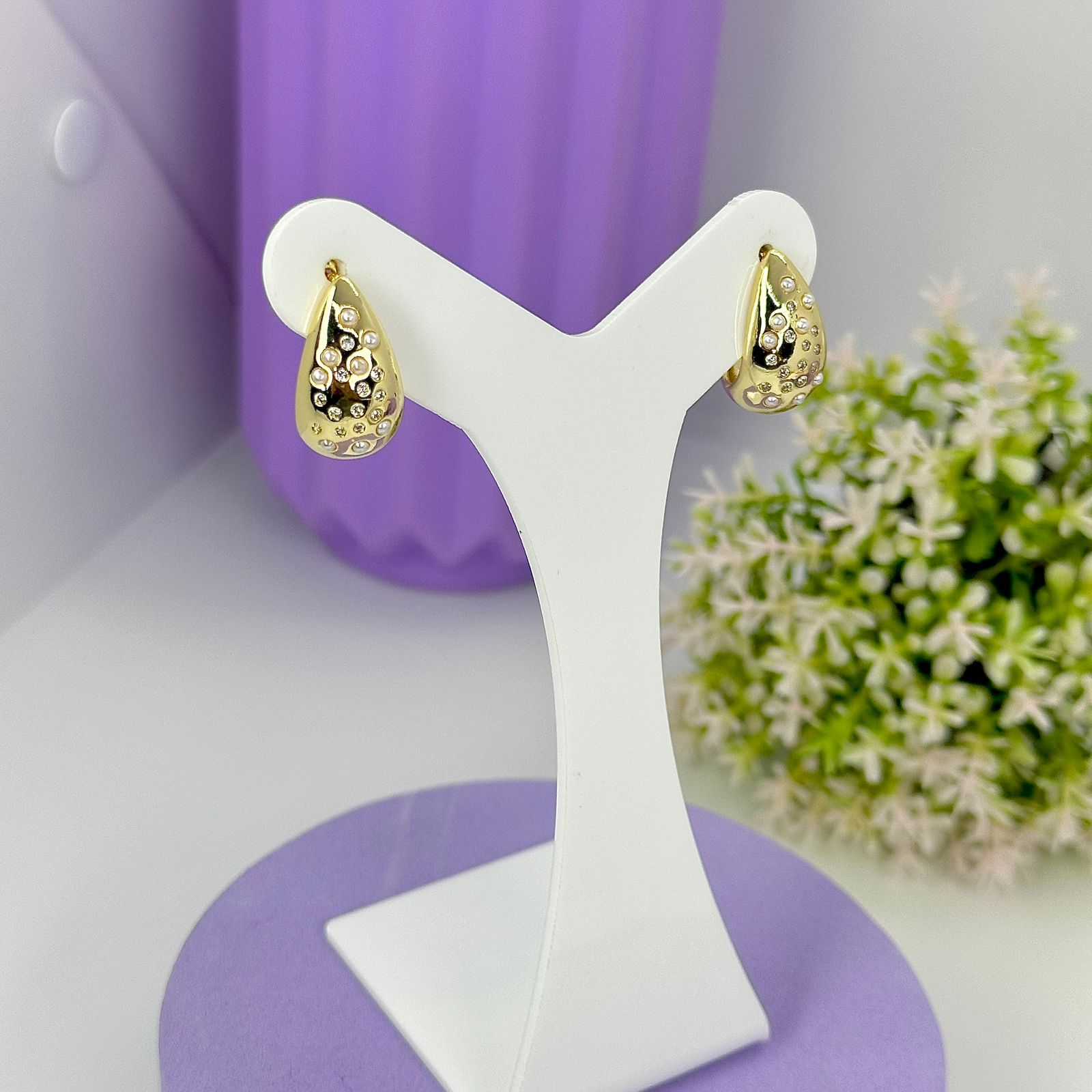 BRINCO GOTA ROBUSTA CRAVEJADA ZIRCONIAS E PEROLAS