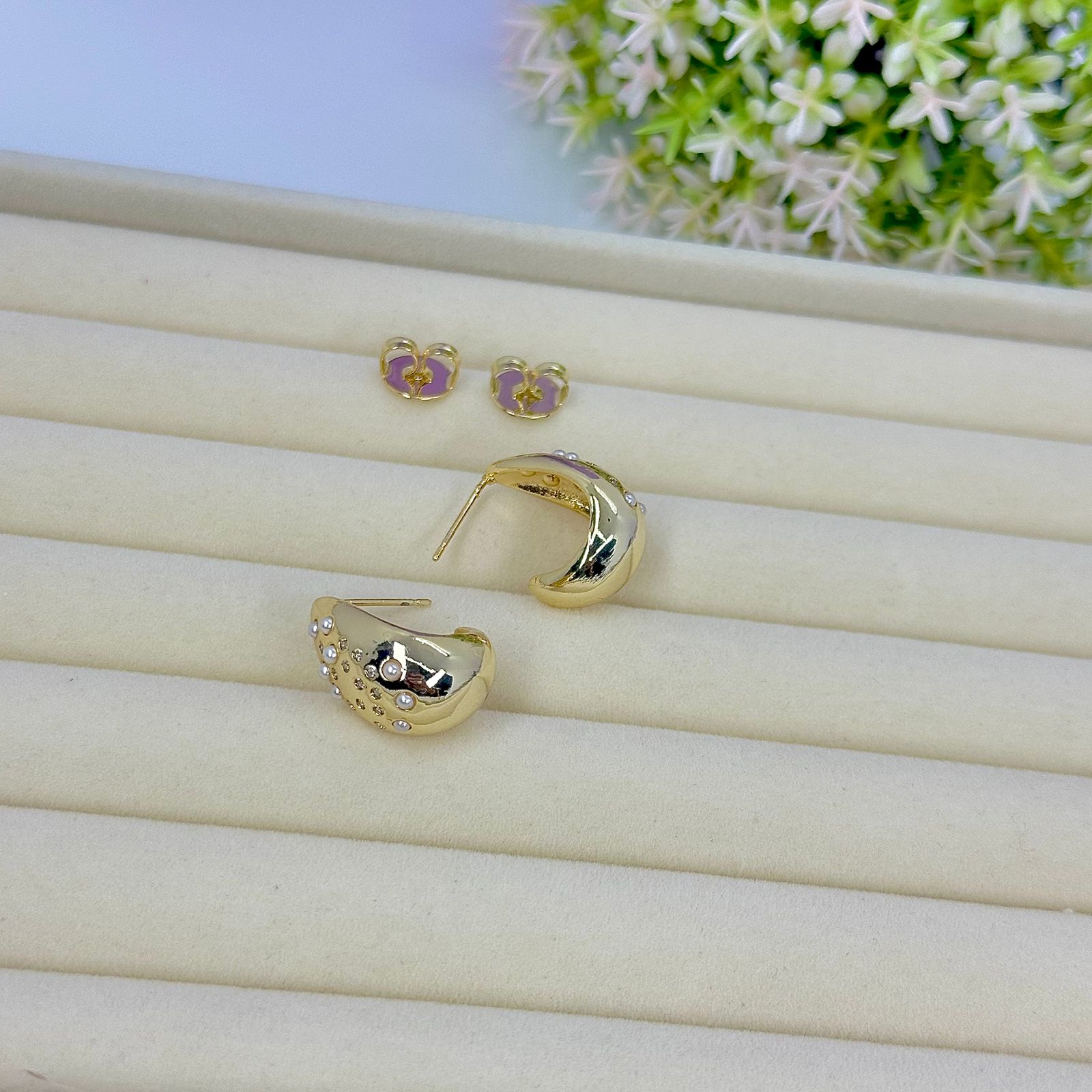 BRINCO GOTA ROBUSTA CRAVEJADA ZIRCONIAS E PEROLAS