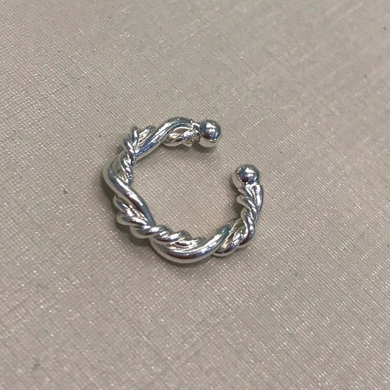 FAKE PIERCING TORCIDO BANHADO A PRATA