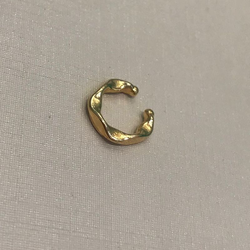 FAKE PIERCING TORCIDO BANHADO A OURO