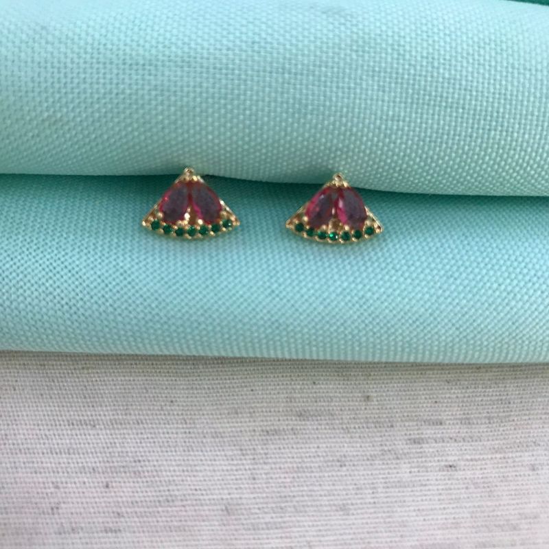 BRINCO MELANCIA EM ZIRCÔNIA COLORIDA BANHADO A OURO