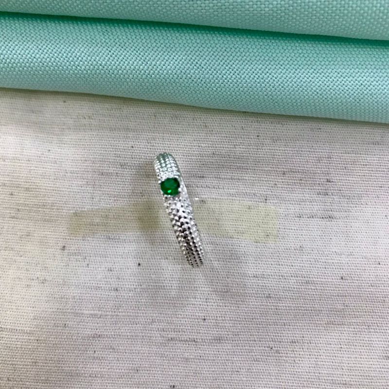 ANEL TEXTURIZADO ZIRCÔNIA VERDE BANHADO A PRATA