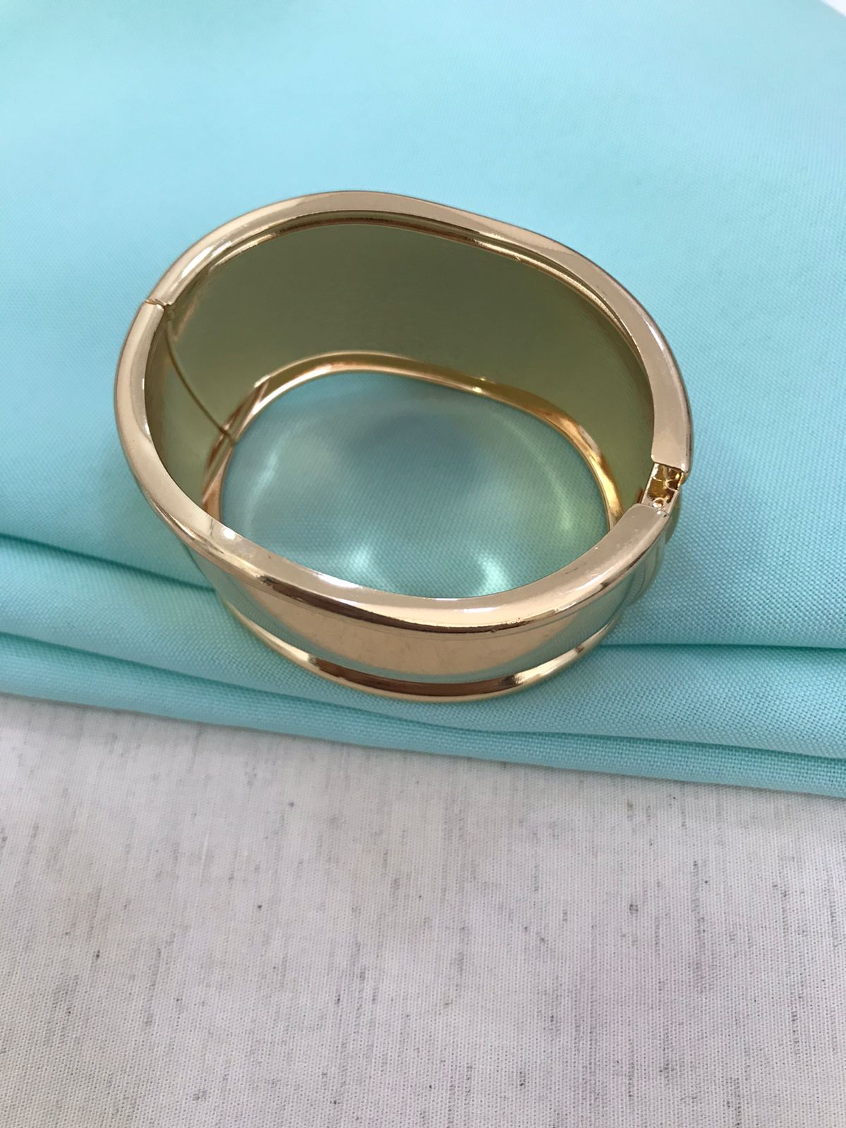 BRACELETE MAXI LISO ONDULADO BANHADO A OURO