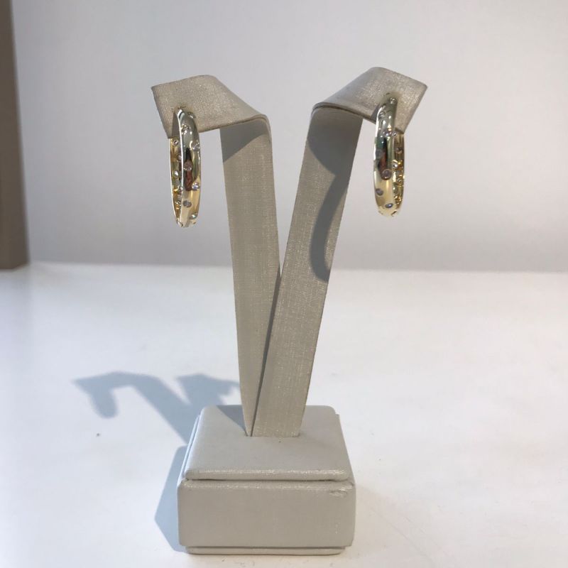 ARGOLA OVAL PONTO DE LUZ ZIRCÔNIA BANHADO A OURO