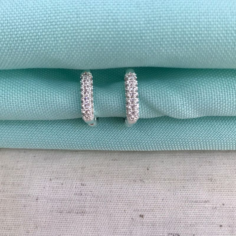 ARGOLA QUADRADA ZIRCÔNIA BANHADO A OURO