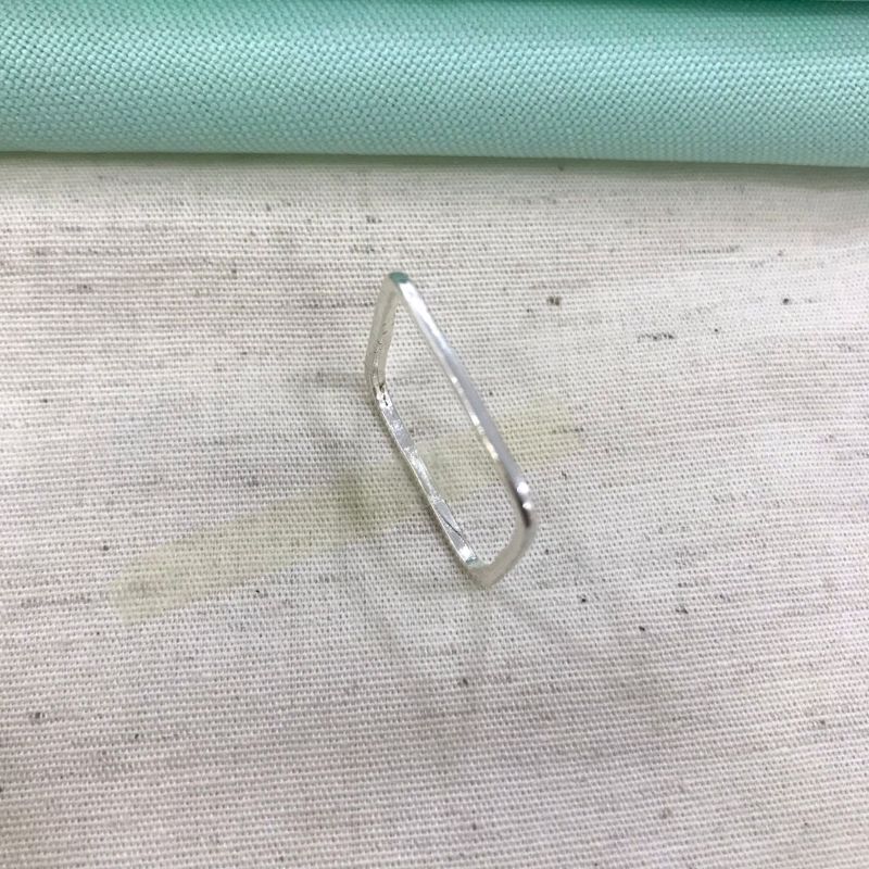 ANEL QUADRADO BANHADO A PRATA