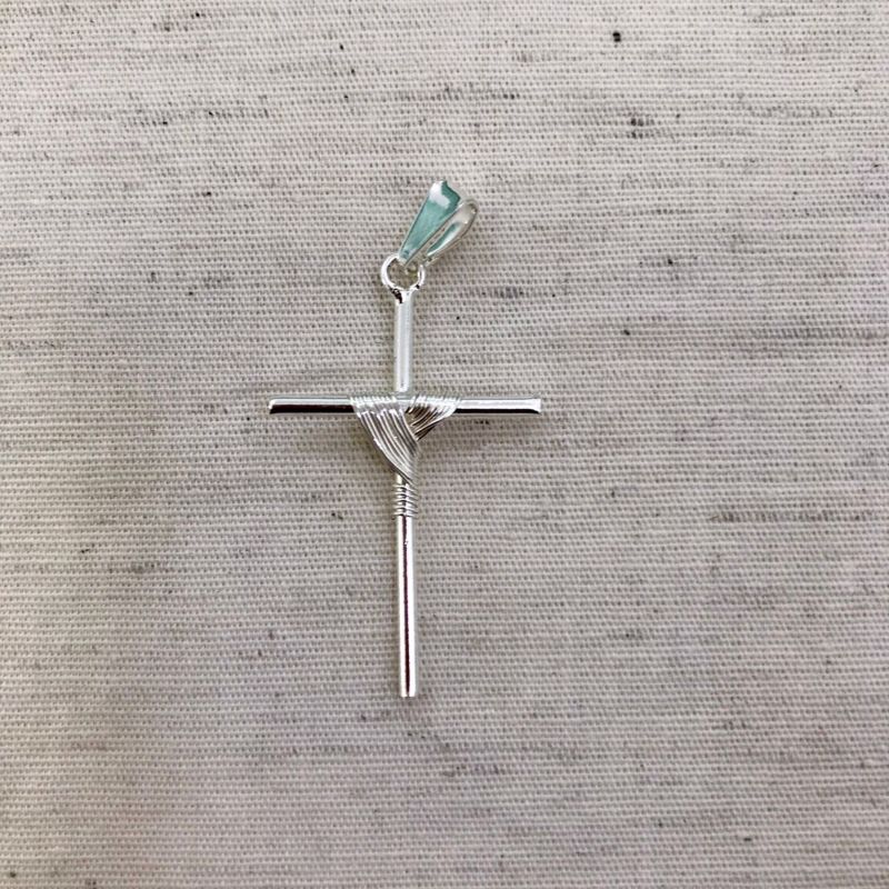 PINGENTE CRUZ FÉ BANHADO A PRATA