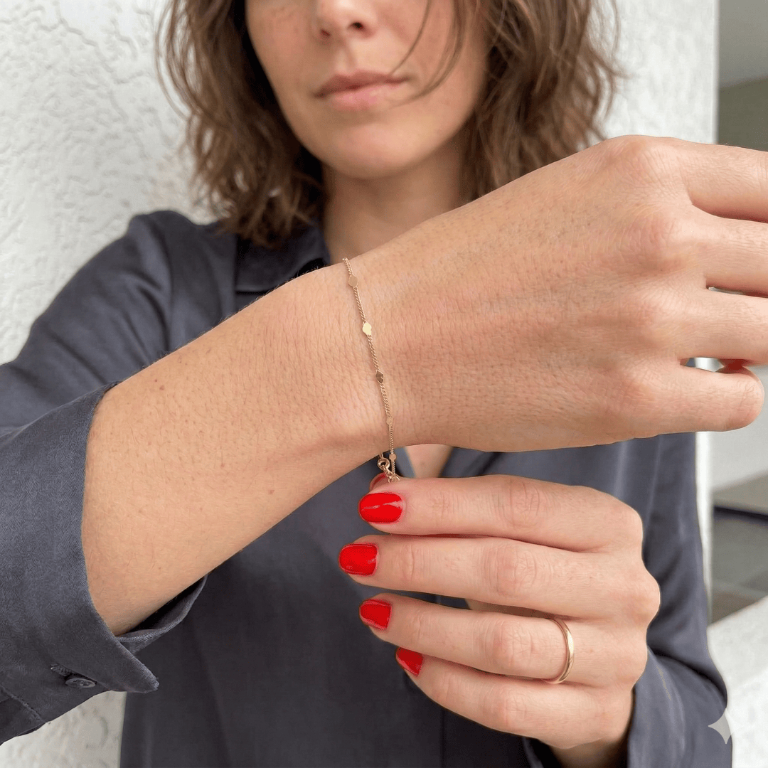 Pulseira Mini Corações Delicada Best Seller 17cm Banho Ouro 18k