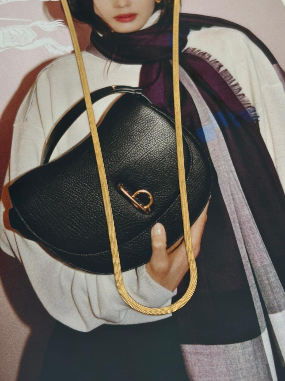 Colar Longo Fita Lisa Malha 70cm Banho Ouro 18k