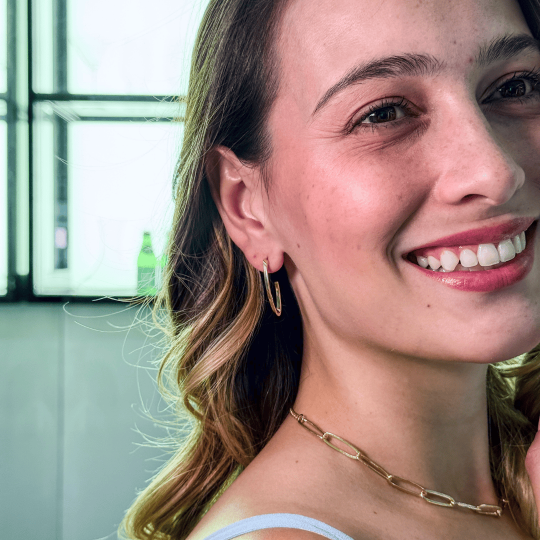 BRINCO GOTA FIO GEOMÉTRICO - AURA