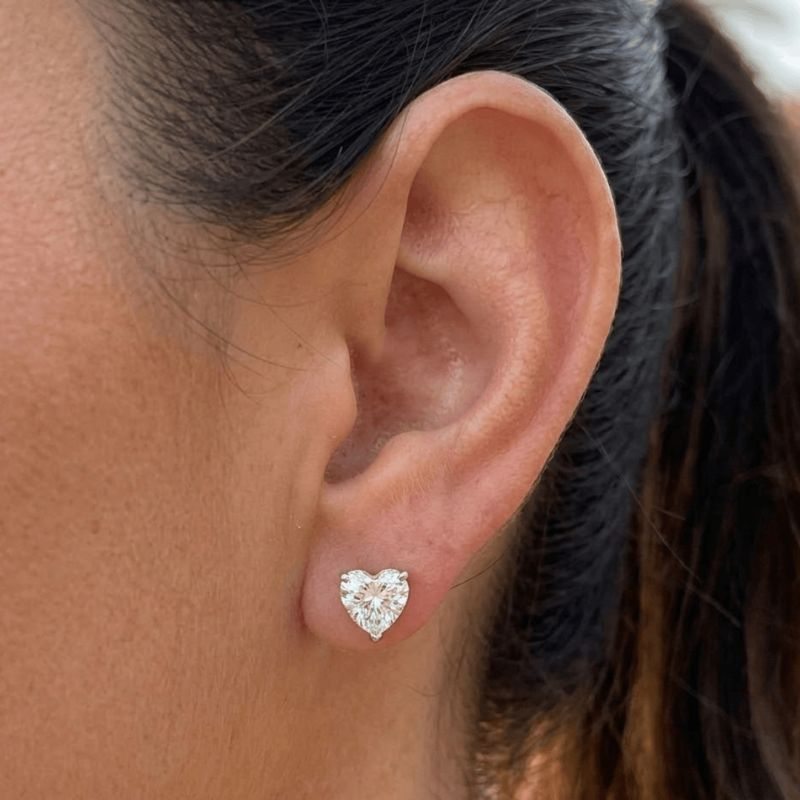 Brinco Coração Zircônias Cristal Banhado a Ródio Branco