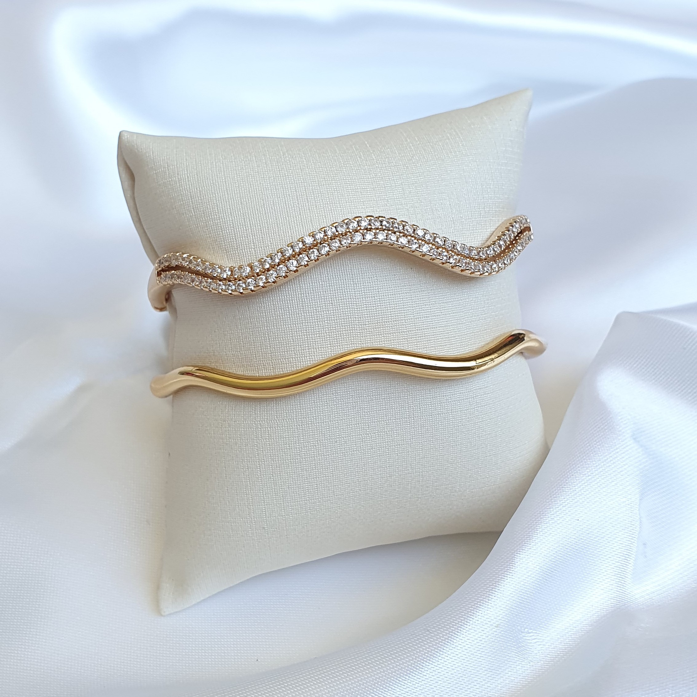 Bracelete 2 Fios Ondulado Cravejado