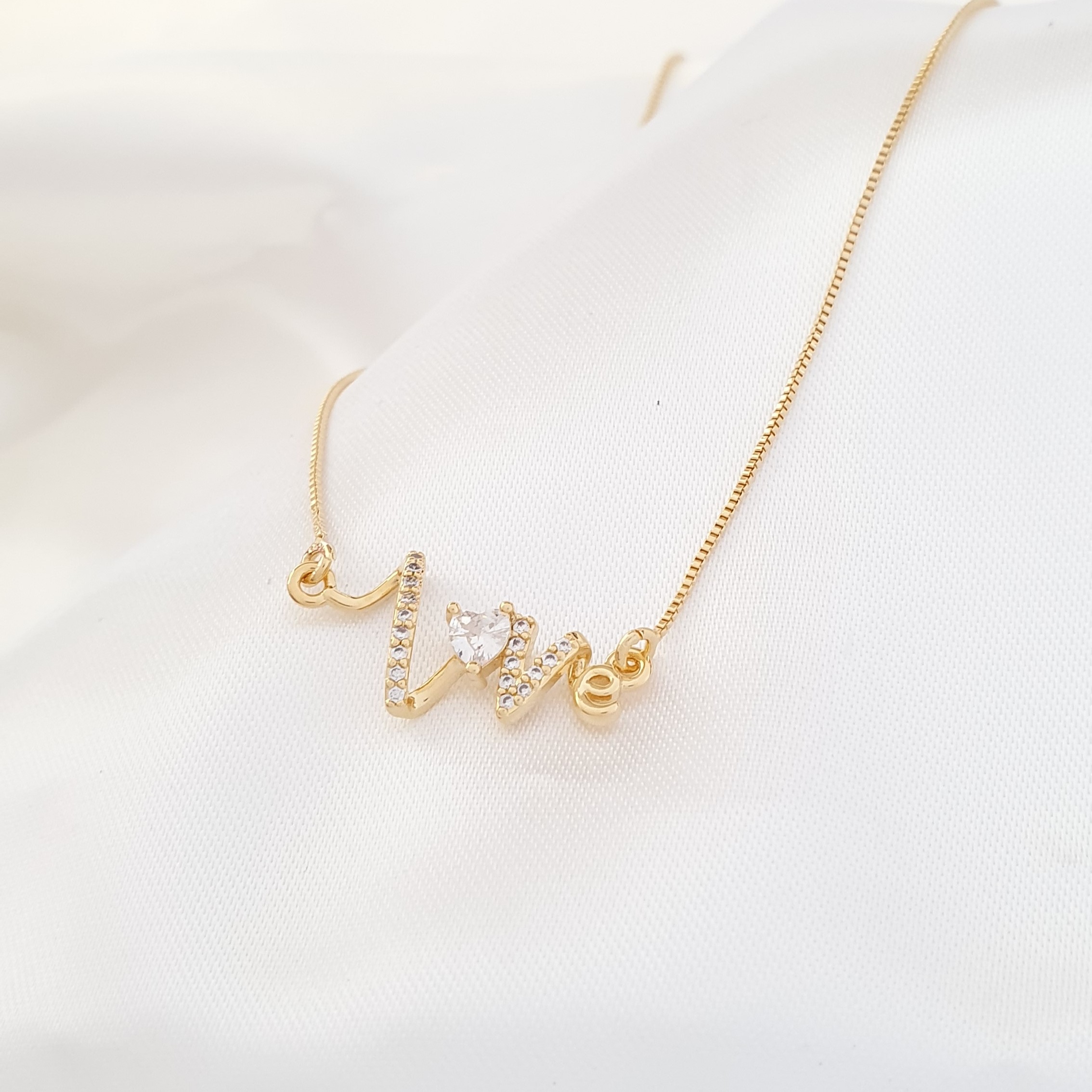 Colar Love Cravejado