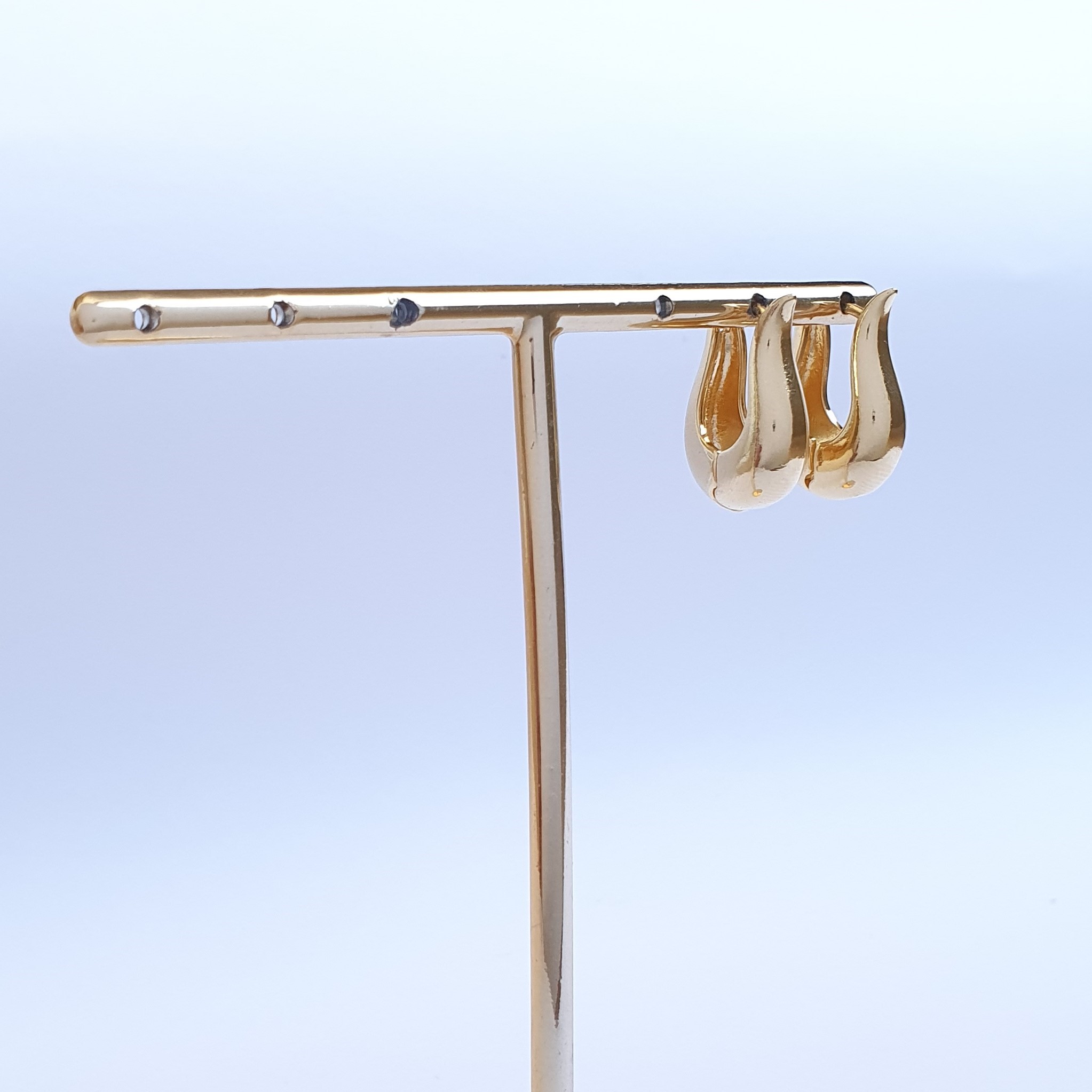 Brinco Argolinha Gota U G