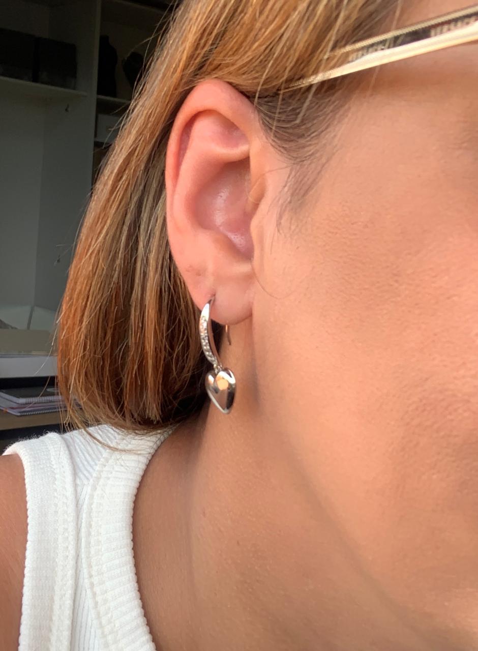 BRINCO BRENDA CORAÇÃO CRAVEJADO RODIO BRANCO